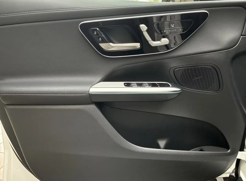 Mercedes-Benz GLC 300, снимка 7 - Автомобили и джипове - 54731752