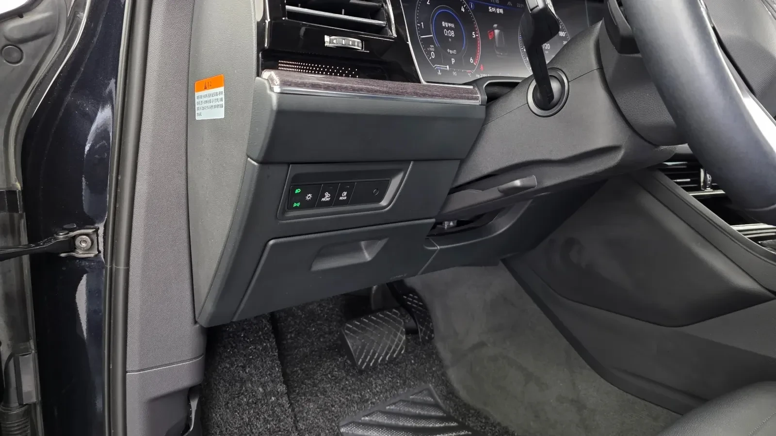 VW Touareg PREMIUM* 3.0* TDI* 360* КАМЕРИ* ПОДГРЕВ* , снимка 10 - Автомобили и джипове - 54931141