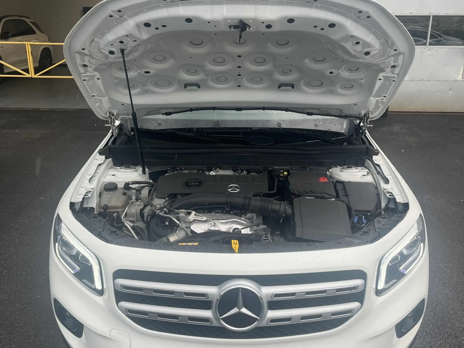 Mercedes-Benz GLB 250 2 КЛЮЧА * СЕРВИЗНА ИСТ * ПАНОРАМА * CARFAX, снимка 6 - Автомобили и джипове - 54974732