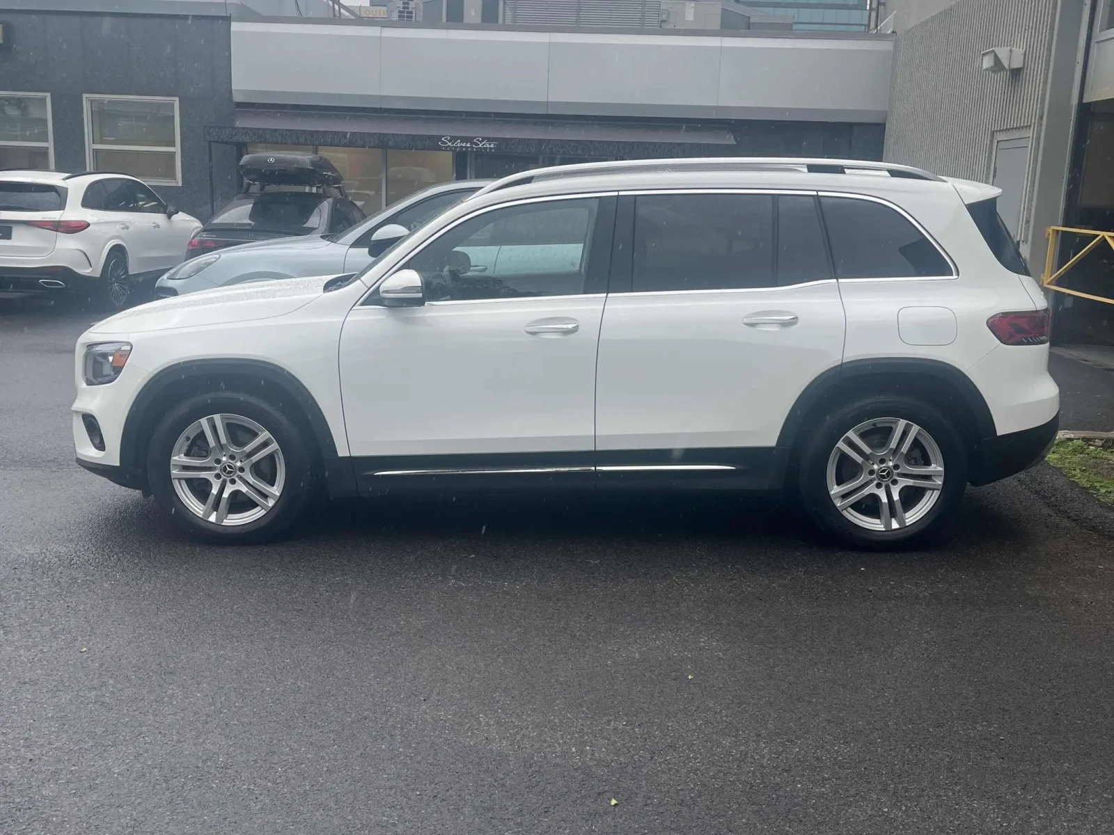 Mercedes-Benz GLB 250 2 КЛЮЧА * СЕРВИЗНА ИСТ * ПАНОРАМА * CARFAX, снимка 3 - Автомобили и джипове - 54974732
