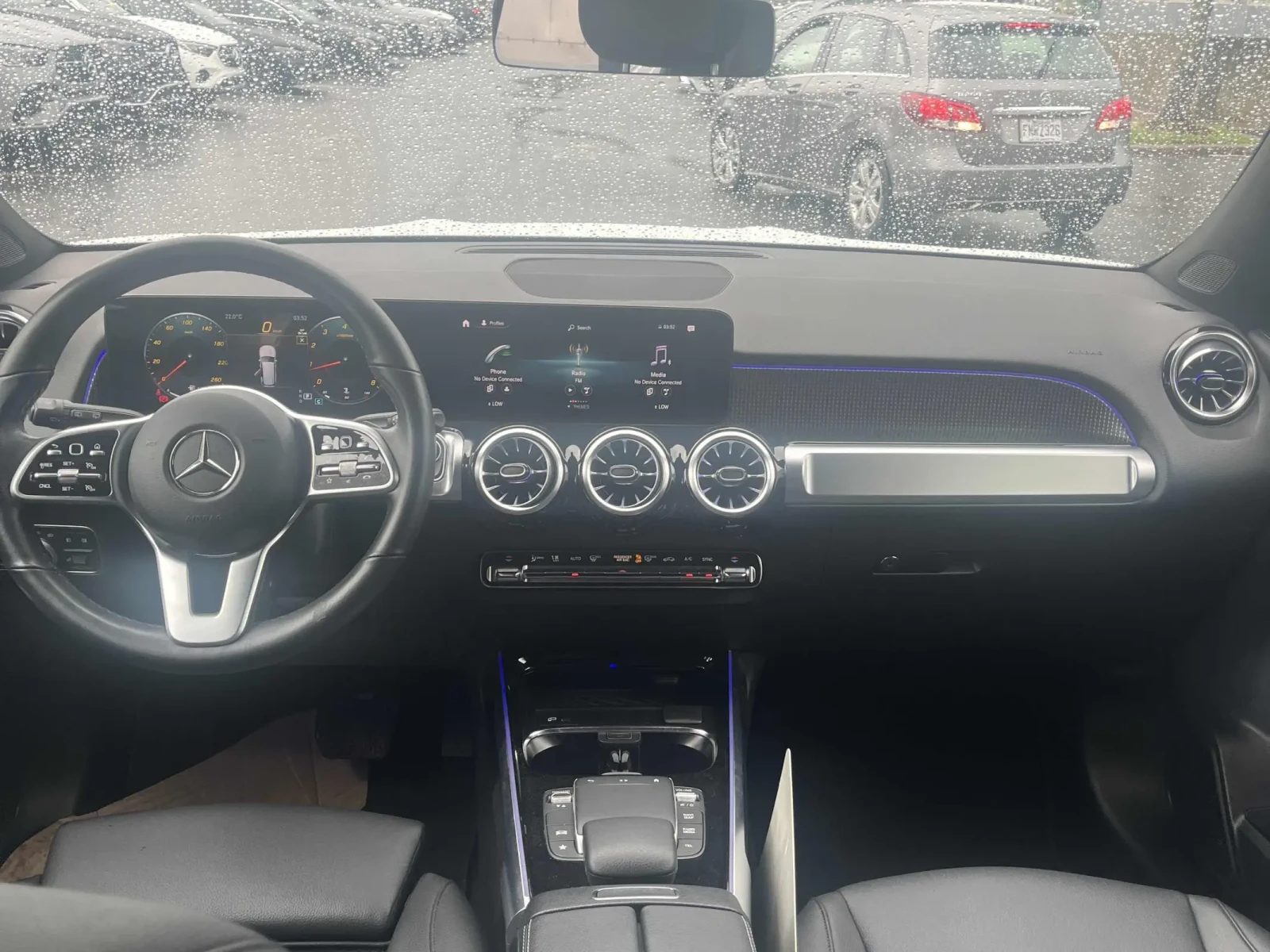Mercedes-Benz GLB 250 2 КЛЮЧА * СЕРВИЗНА ИСТ * ПАНОРАМА * CARFAX, снимка 11 - Автомобили и джипове - 54974732