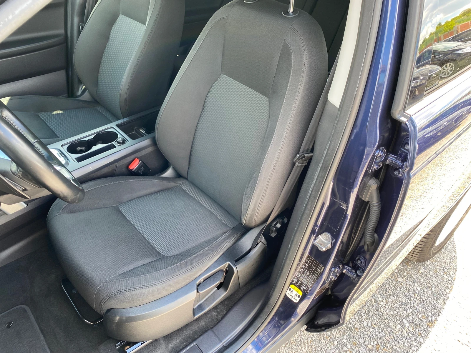 Land Rover Discovery Sport 2.0Дизел7места, снимка 11 - Автомобили и джипове - 55445840