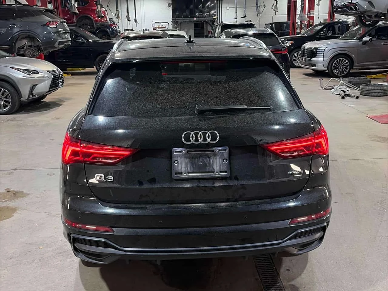 Audi Q3 * Technik * CARFAX * ОТ ПРЕДСТАВИТЕЛСТВО * , снимка 4 - Автомобили и джипове - 56307609