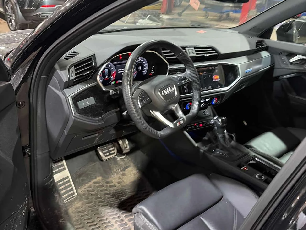 Audi Q3 * Technik * CARFAX * ОТ ПРЕДСТАВИТЕЛСТВО * , снимка 5 - Автомобили и джипове - 56307609