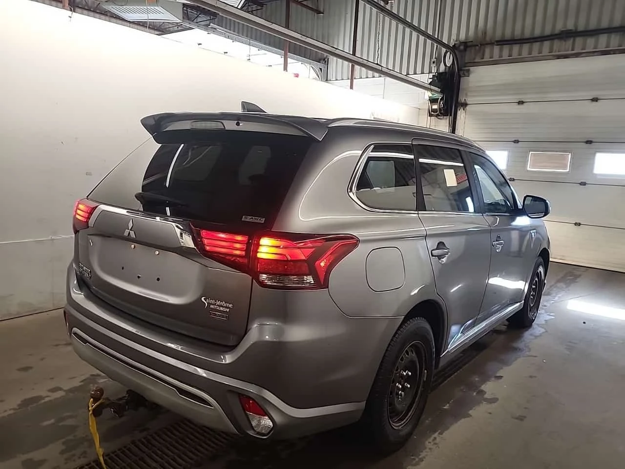 Mitsubishi Outlander * LE S AWC * CARFAX * , снимка 4 - Автомобили и джипове - 56656217