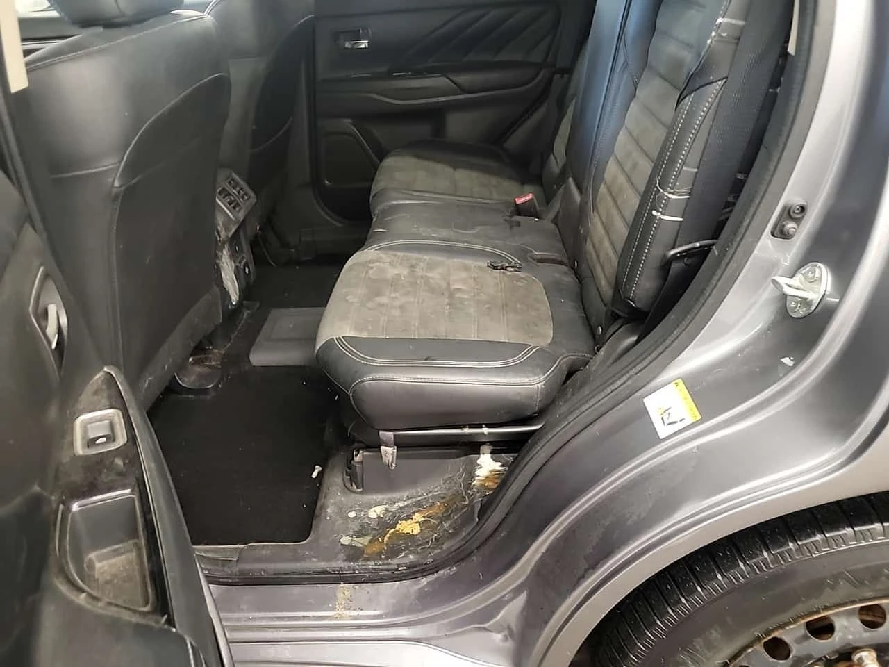 Mitsubishi Outlander * LE S AWC * CARFAX * , снимка 11 - Автомобили и джипове - 56656217
