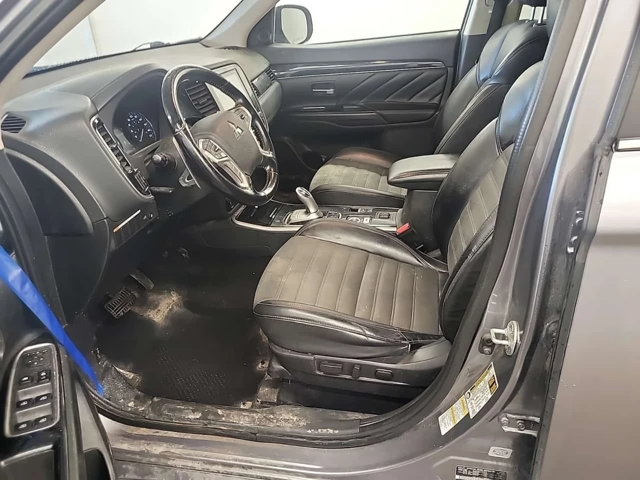 Mitsubishi Outlander * LE S AWC * CARFAX * , снимка 10 - Автомобили и джипове - 56656217