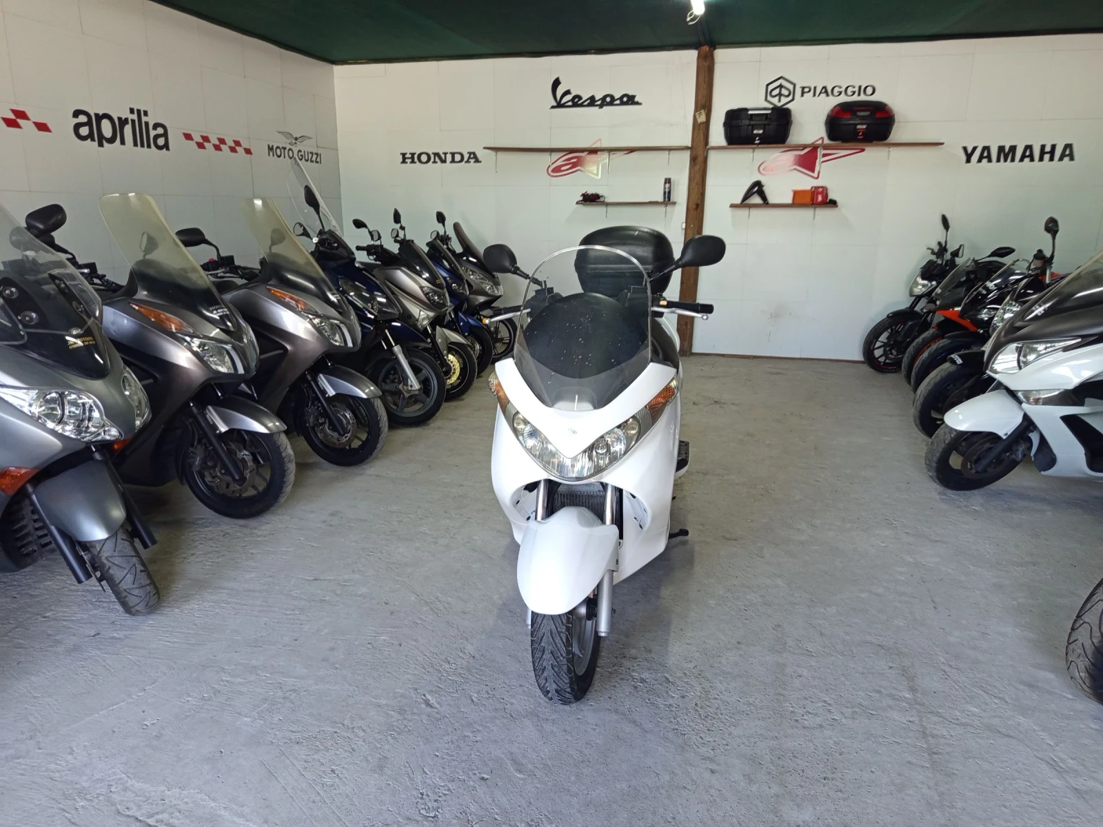 Suzuki Burgman 200i  2013г., снимка 3 - Мотоциклети и мототехника - 55318738
