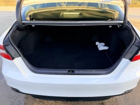 Toyota Camry 2.5 Hybrid, снимка 8