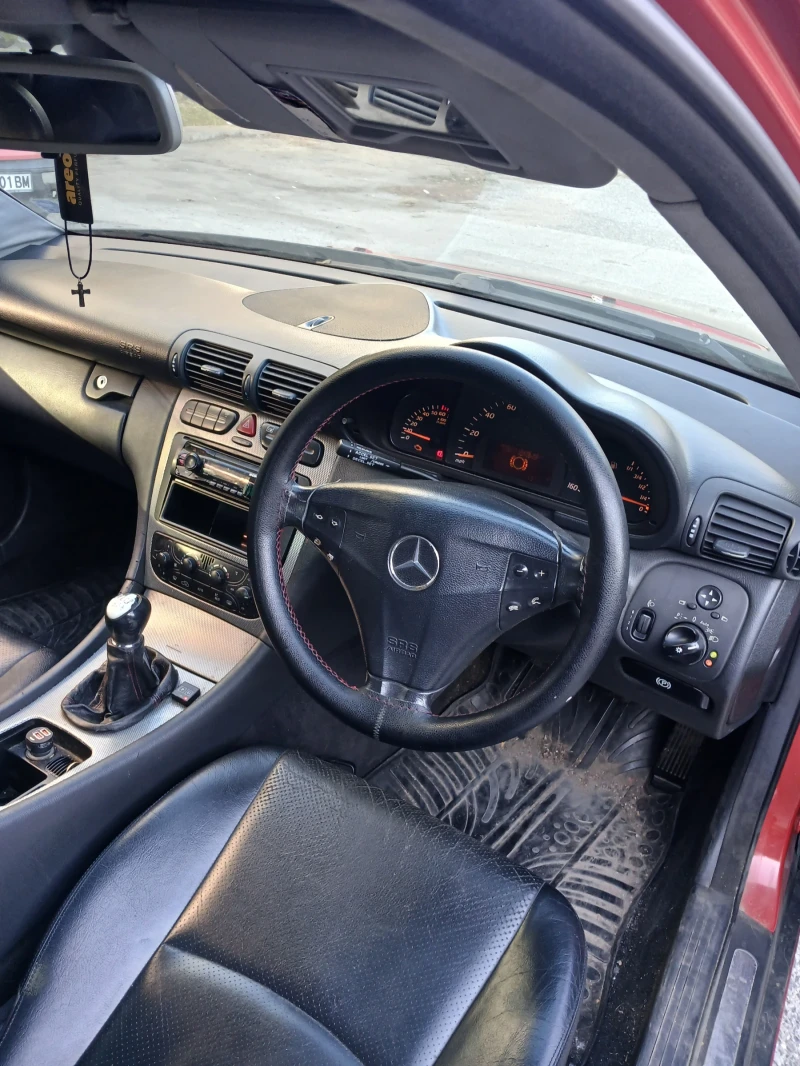 Mercedes-Benz C 180, снимка 12 - Автомобили и джипове - 47723619