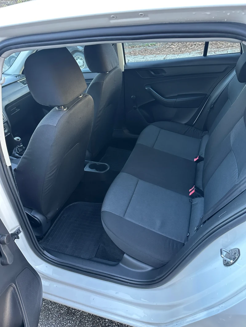 Skoda Rapid 1.2TSI 105, снимка 13 - Автомобили и джипове - 52863833