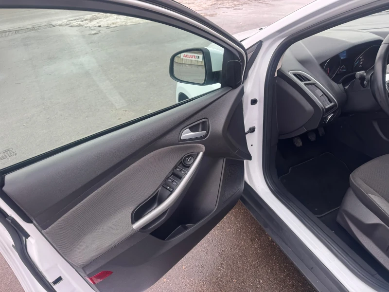 Ford Focus 1.6TDCI, снимка 9 - Автомобили и джипове - 53056989
