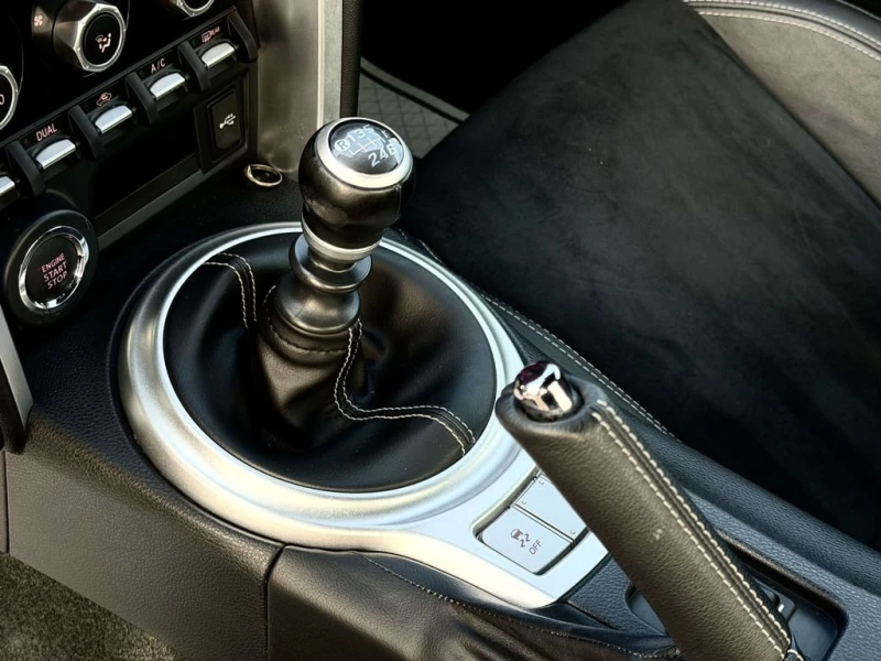 Toyota GR86 * 86 GT, 86 Hakone Edition * CARFAX * БЕЗ ПЪРВОНАЧ, снимка 15 - Автомобили и джипове - 53102763