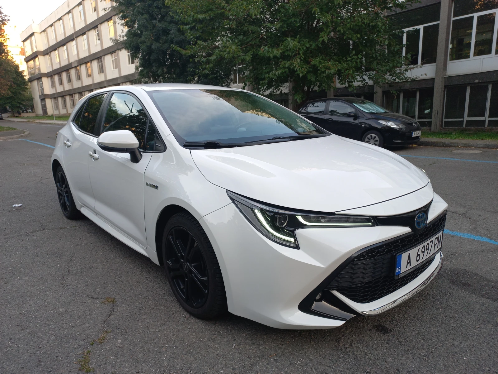 Toyota Corolla 2.0  Hybrid  Club - изображение 2