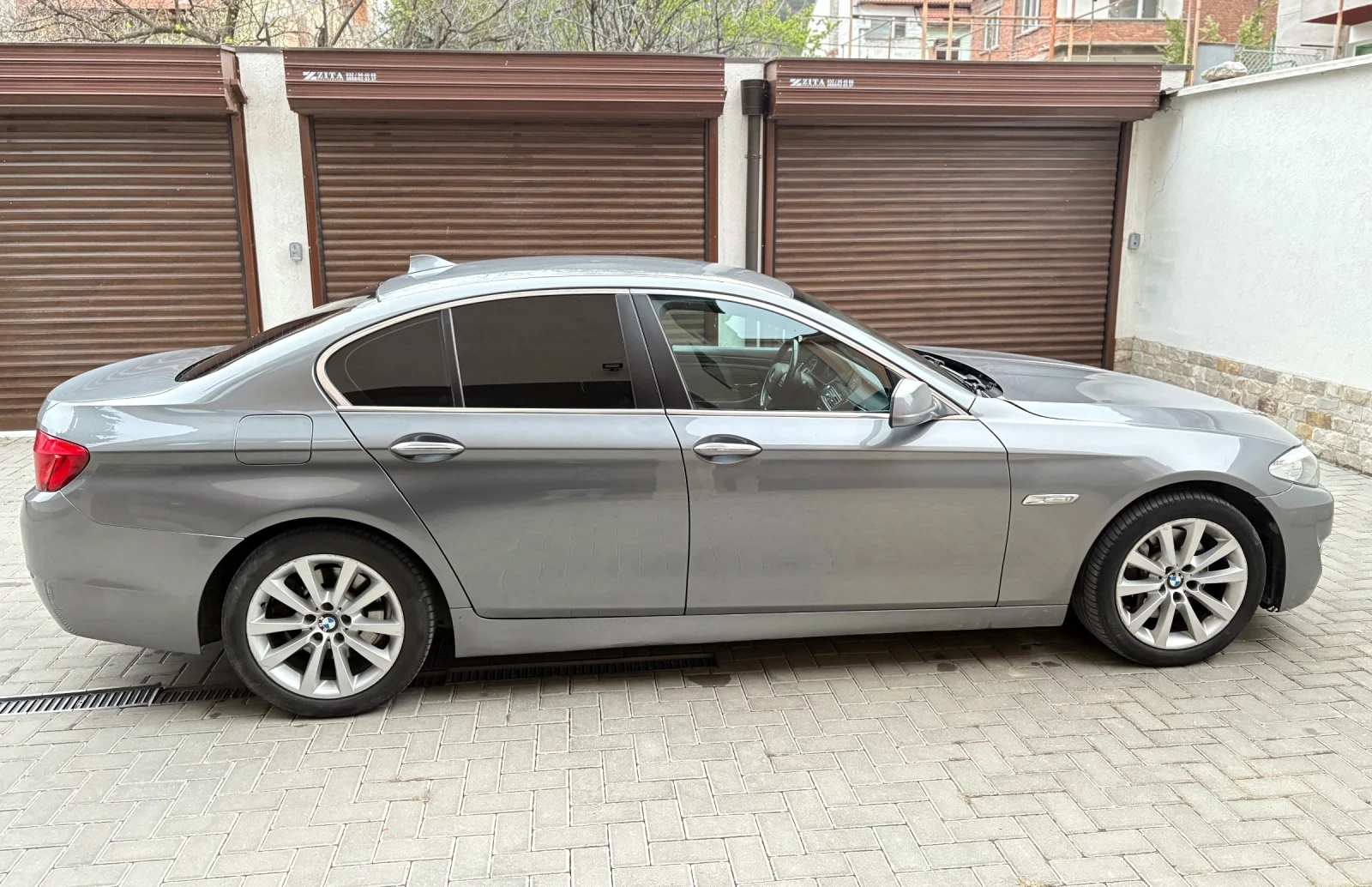 BMW 530 3.0D/245hp/ОБСЛУЖЕН/СМЕНЕНИ ВЕРИГИ/нов внос - изображение 5