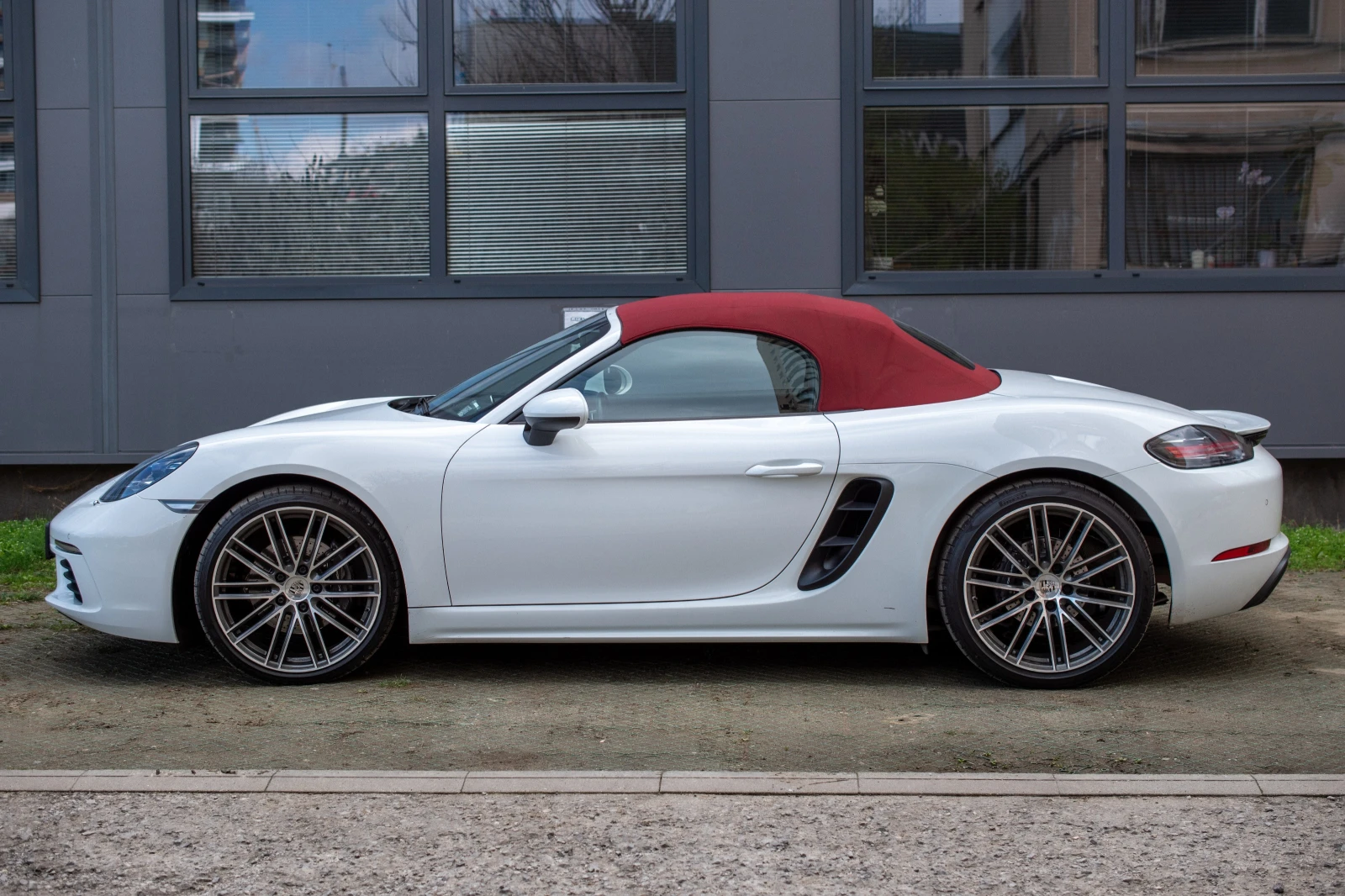 Porsche Boxster 718 - изображение 3