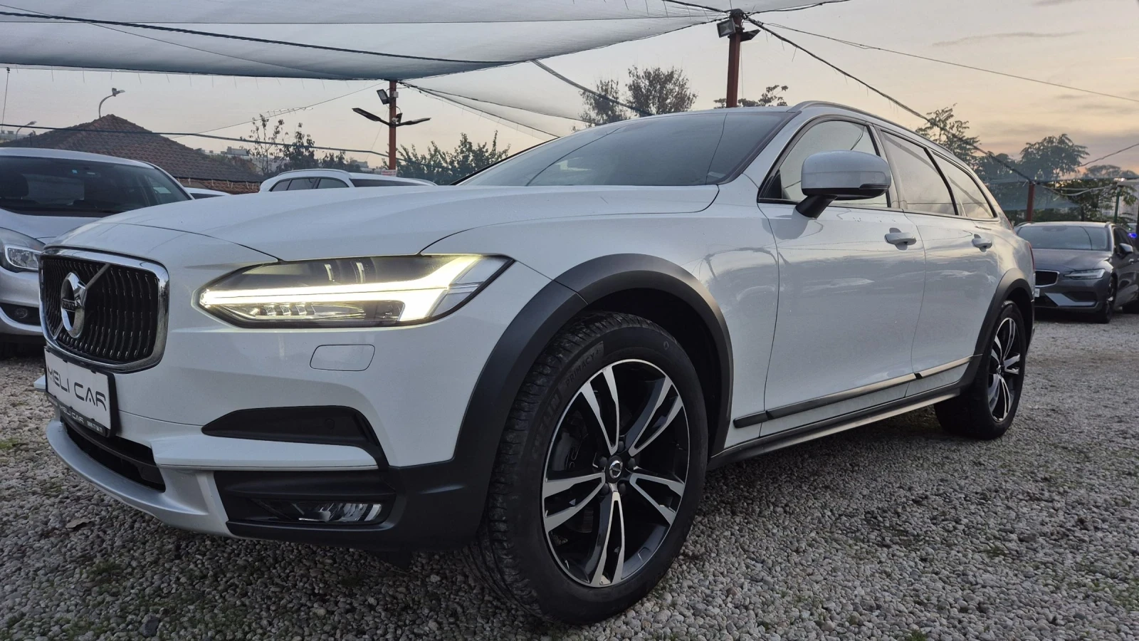 Volvo V90 Cross Country 2.0 R-DESING 183.100%    | Mobile.bg   2