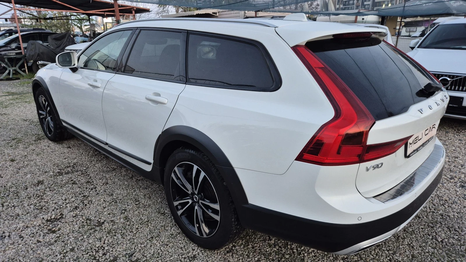 Volvo V90 Cross Country 2.0 R-DESING 183.100%    | Mobile.bg   5