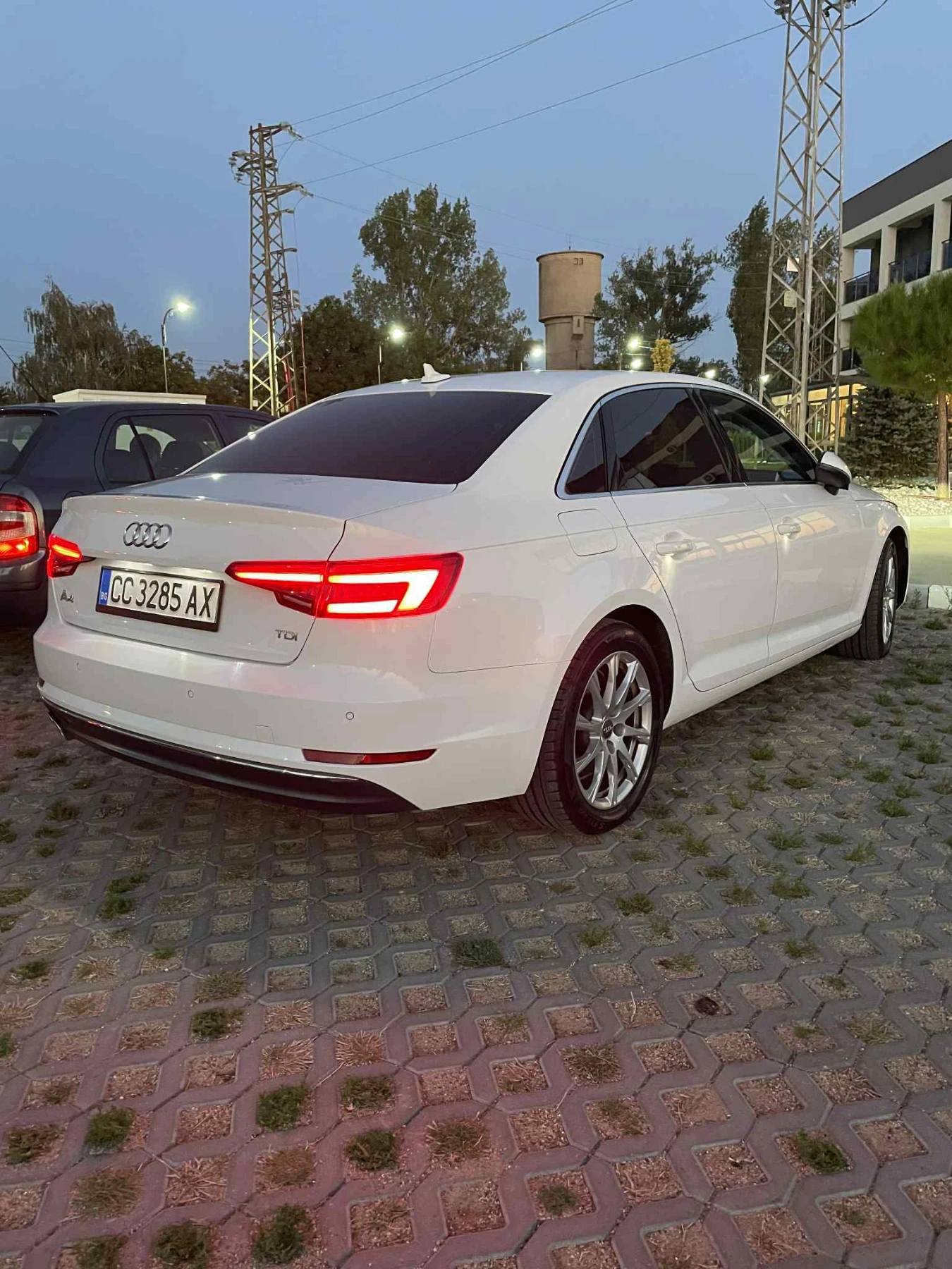 Audi A4 Limousine - изображение 8