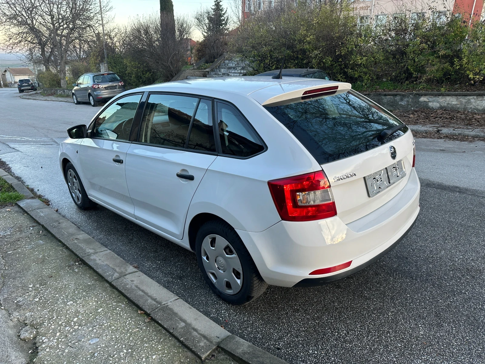 Skoda Rapid 1.2TSI 105 | Mobile.bg � ����������� 8
