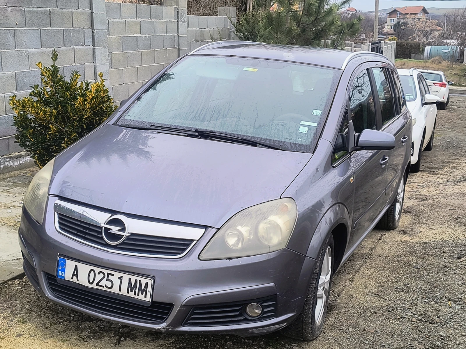 Opel Zafira 1.9 cdti 6+ 1, запазена, обслужена, АКПП 6ст. - изображение 3