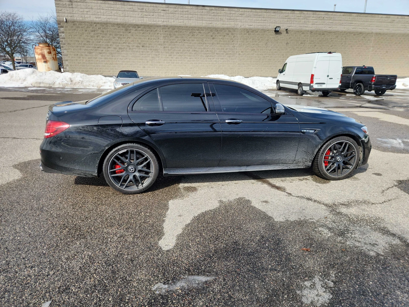 Mercedes-Benz E 63 AMG 4MATIC - изображение 3