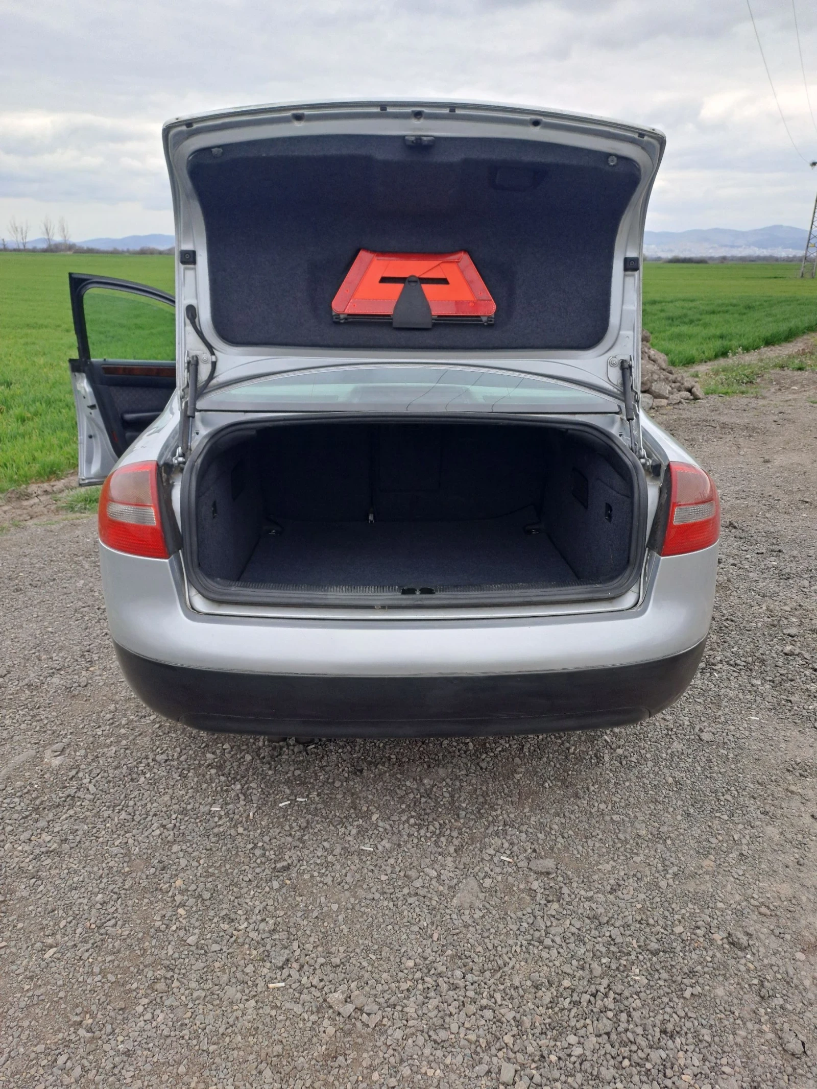 Audi A6 1.9 TDI, снимка 11 - Автомобили и джипове - 53902252