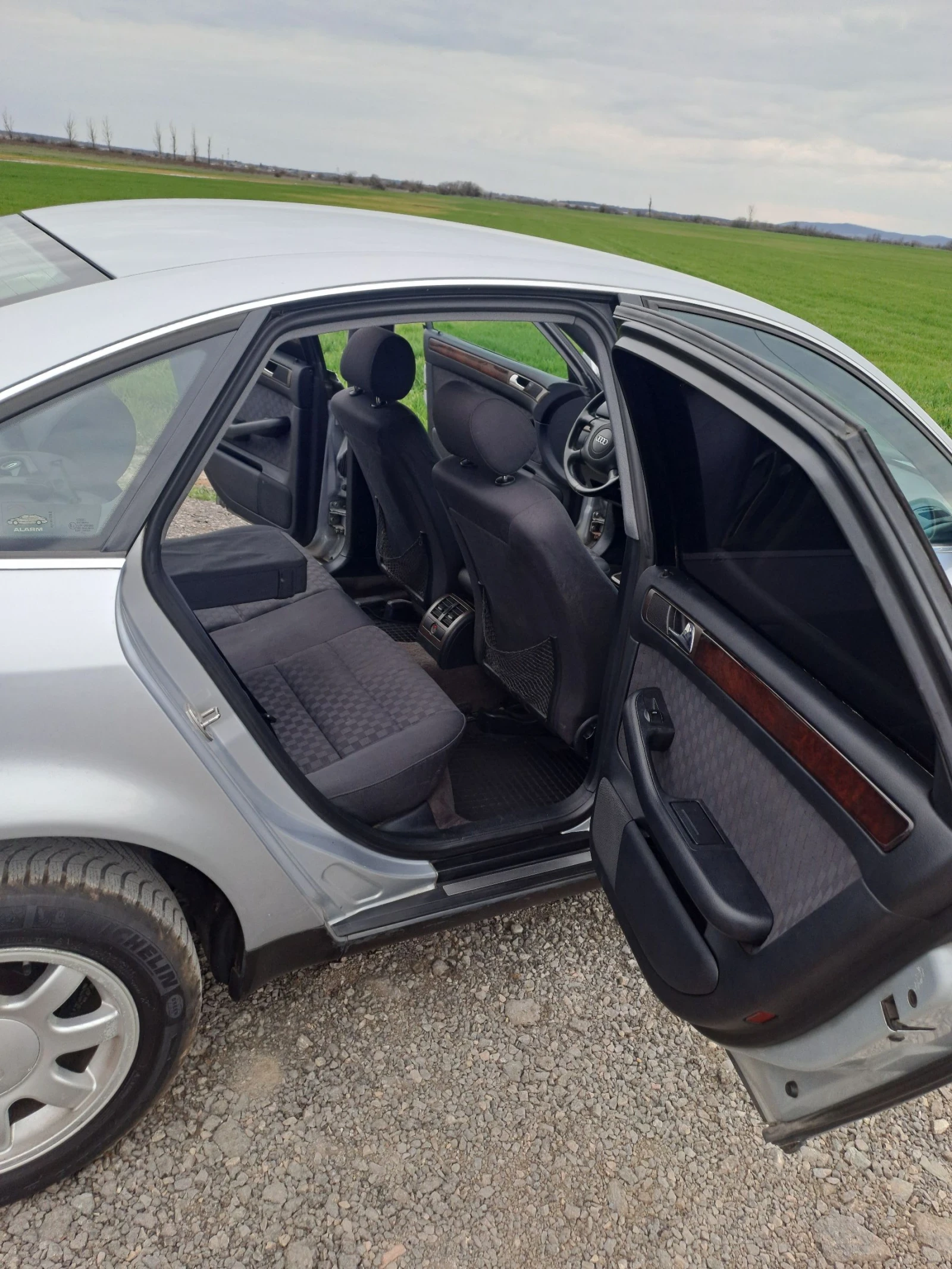 Audi A6 1.9 TDI, снимка 10 - Автомобили и джипове - 53902252