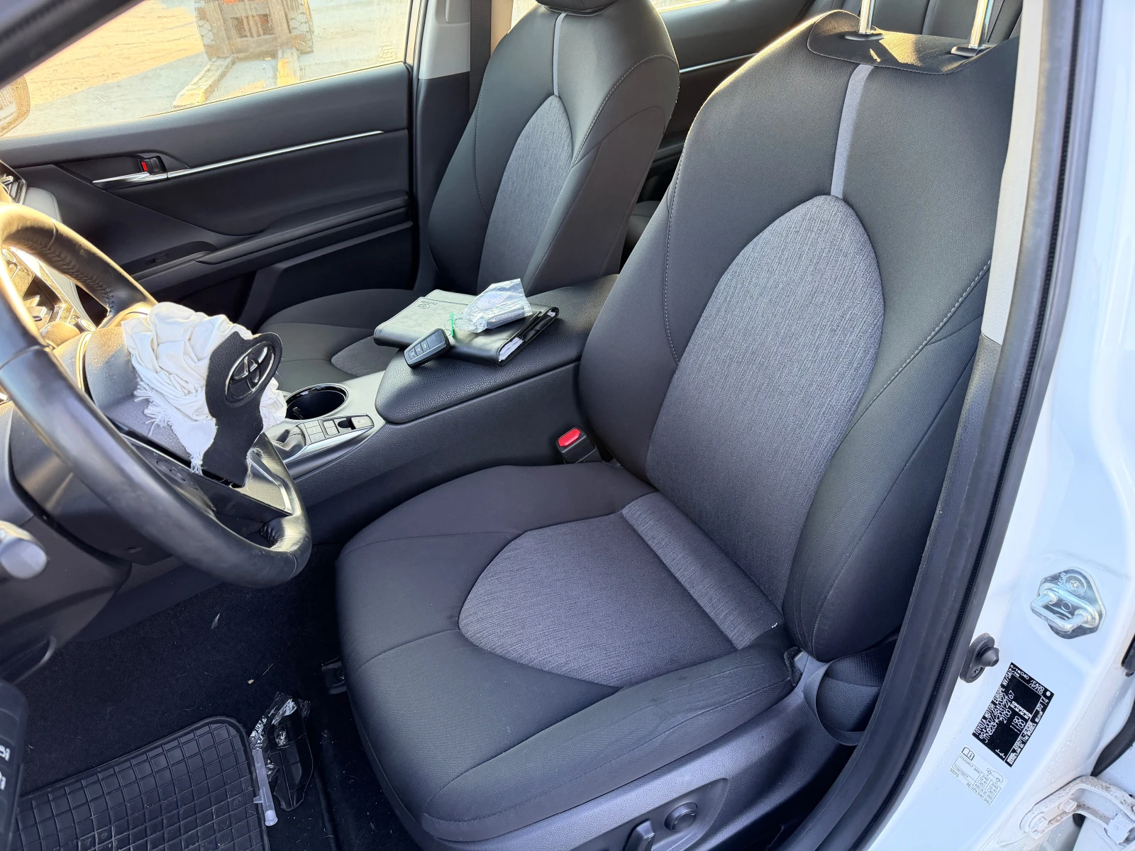 Toyota Camry 2.5 Hybrid, снимка 12 - Автомобили и джипове - 53990786