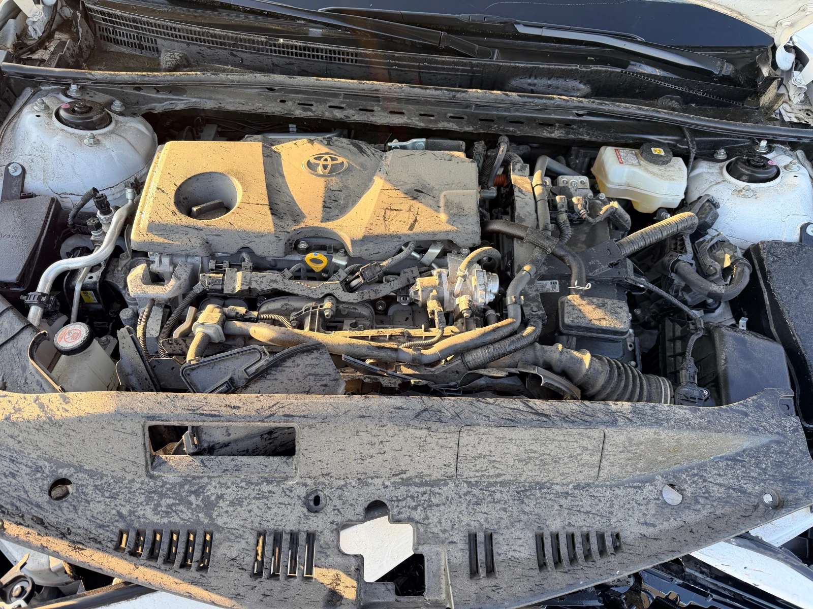 Toyota Camry 2.5 Hybrid, снимка 15 - Автомобили и джипове - 53990786