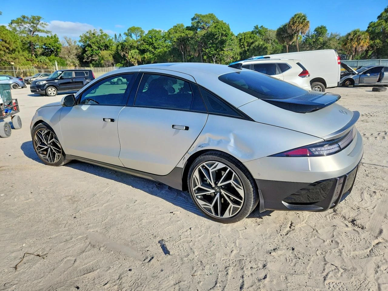 Hyundai Ioniq 6 LIMITED* LONG RANGE* RWD* BOSE* HEAD-UP* AMBIENT | Mobile.bg � ����������� 4