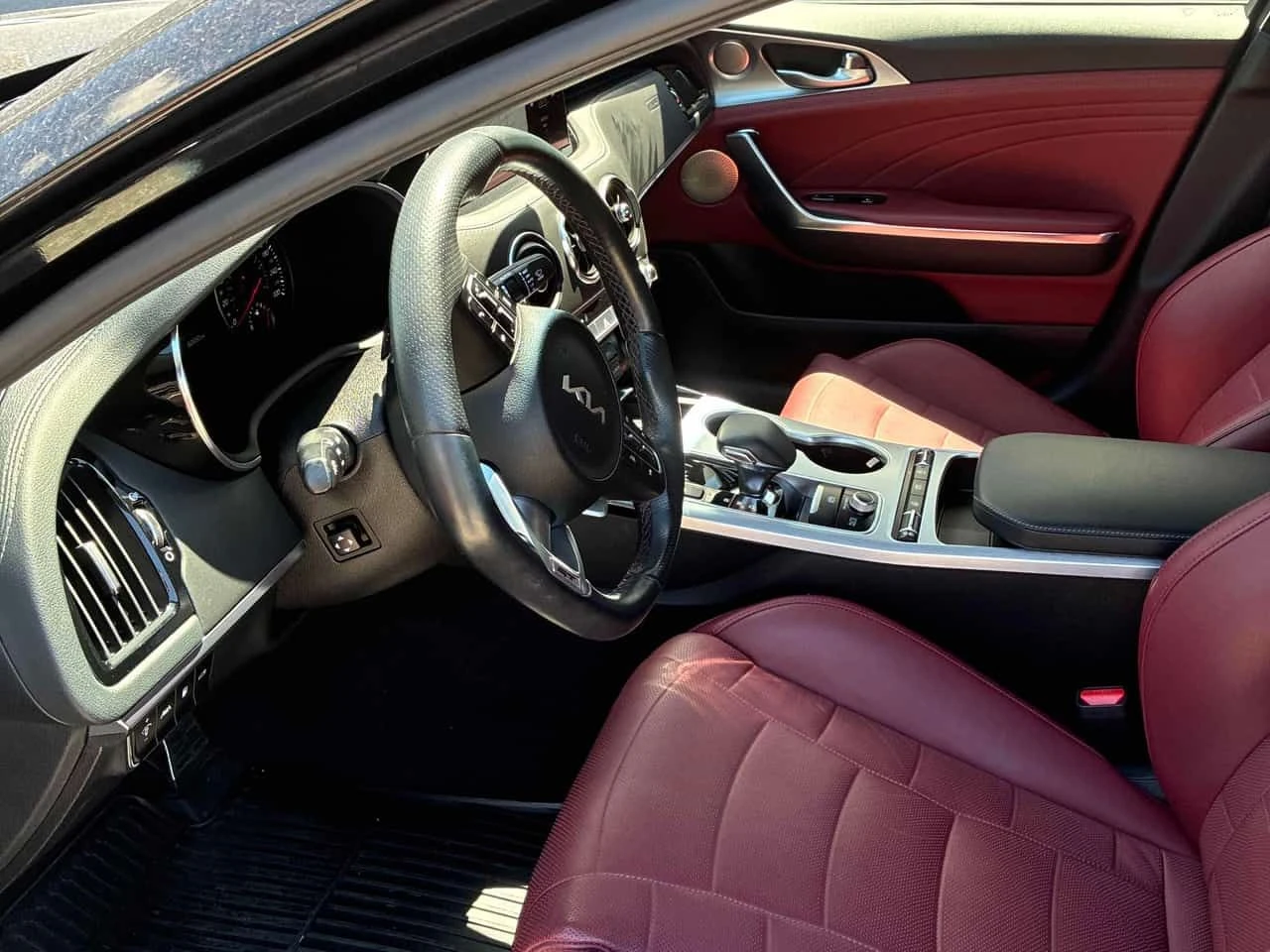 Kia Stinger * AWD * CARFAX * ОПЦИЯ ЗА ФИНАНСИРАНЕ, снимка 5 - Автомобили и джипове - 54904670