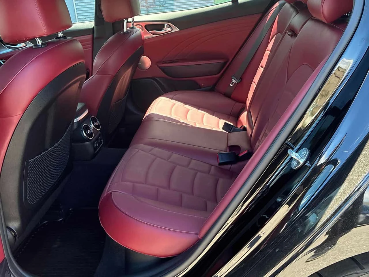 Kia Stinger * AWD * CARFAX * ОПЦИЯ ЗА ФИНАНСИРАНЕ, снимка 13 - Автомобили и джипове - 54904670