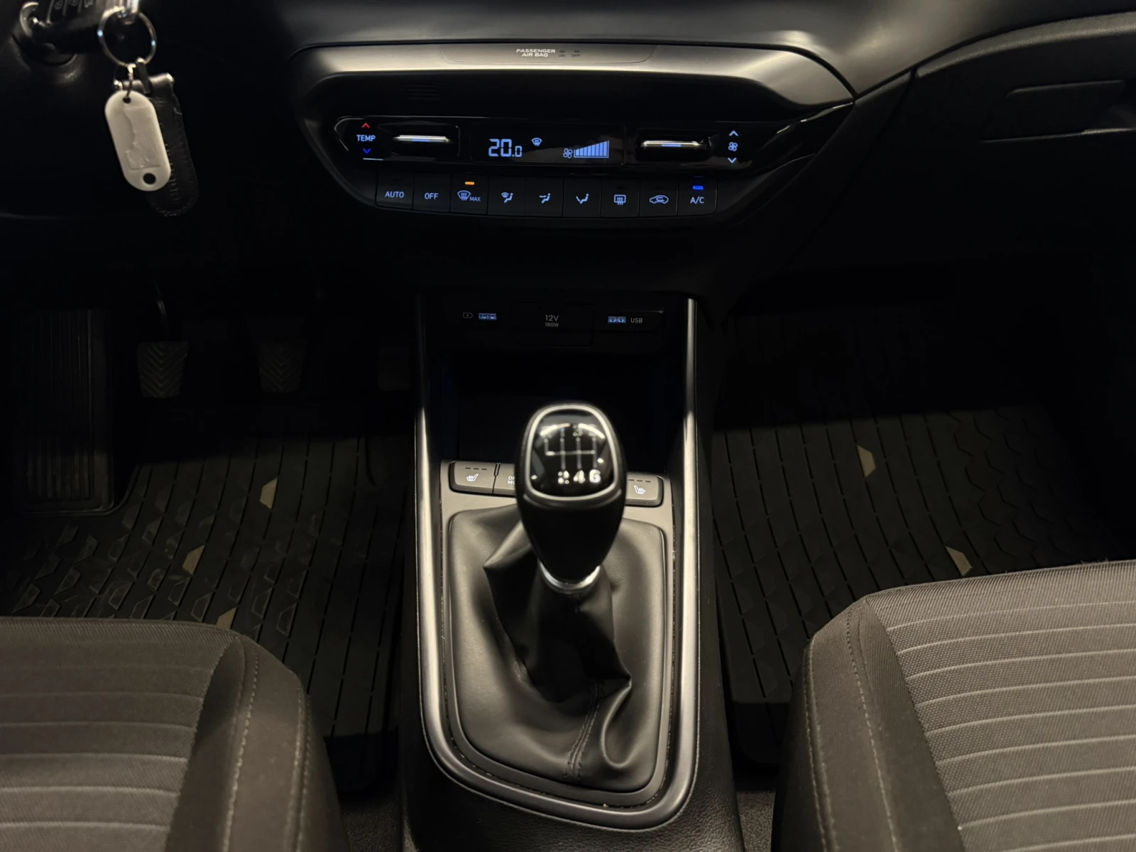 Hyundai I20 EXCLUSIVE, снимка 14 - Автомобили и джипове - 55433603