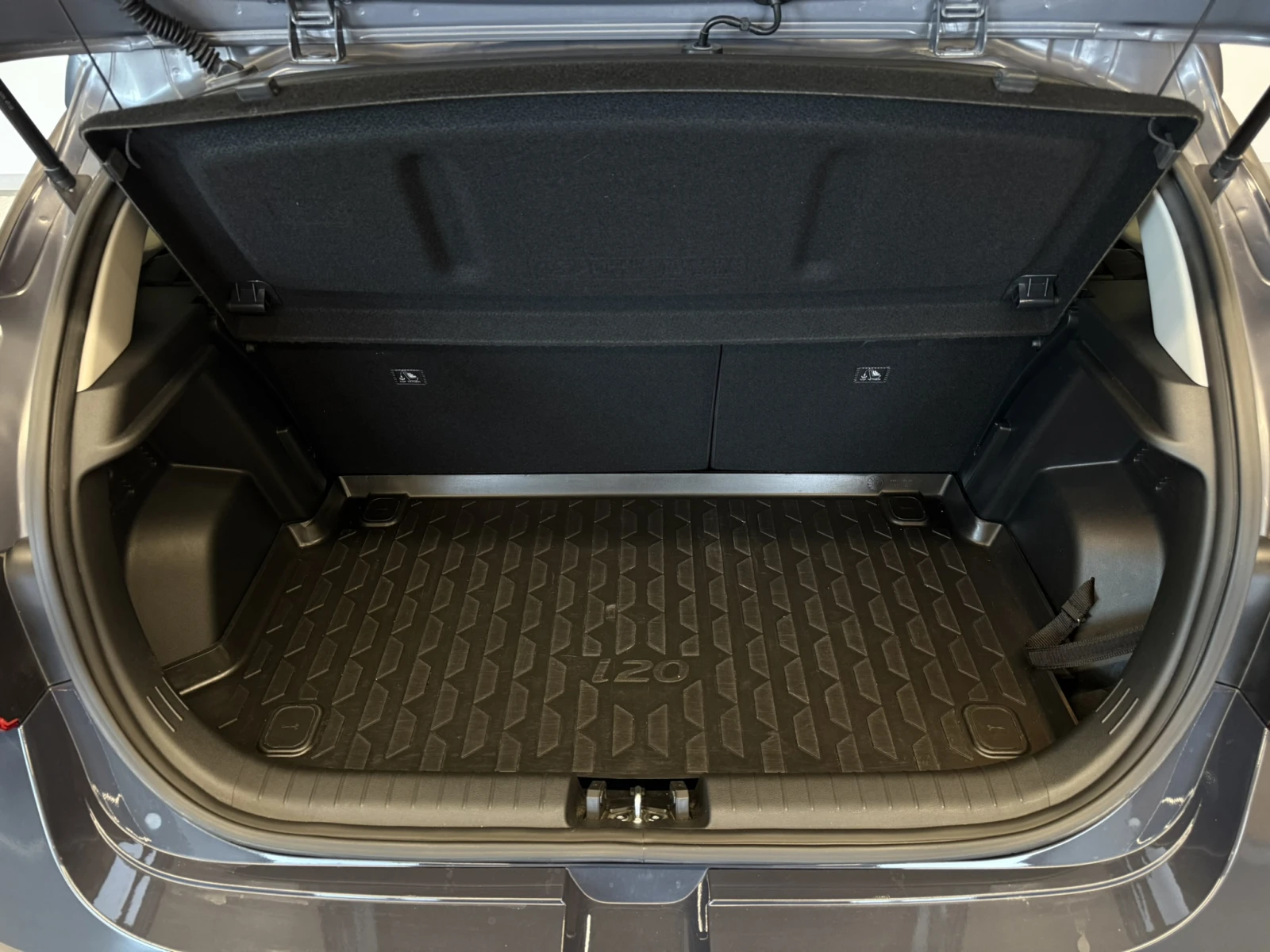 Hyundai I20 EXCLUSIVE, снимка 17 - Автомобили и джипове - 55433603