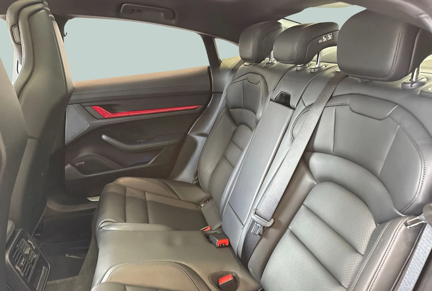 Porsche Taycan 4S/571HP/METRIX/360/PANO/CHRONO/116a | Mobile.bg � ����������� 13