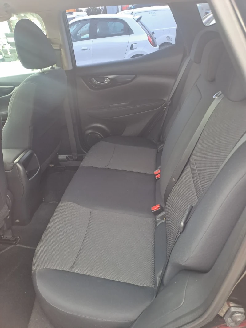 Nissan Qashqai, снимка 10 - Автомобили и джипове - 52090547