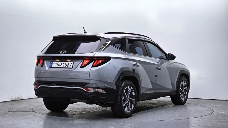 Hyundai Tucson 2.0CRDI/4x4/Пълна сервизна !!!, снимка 2 - Автомобили и джипове - 53445807