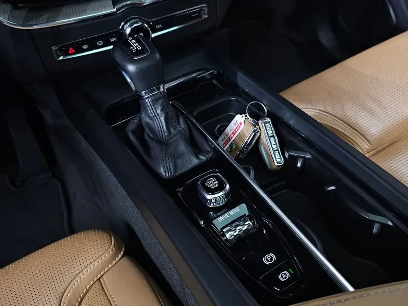 Volvo XC60 D4 - САМО 30% АВАНС, снимка 9 - Автомобили и джипове - 55927654