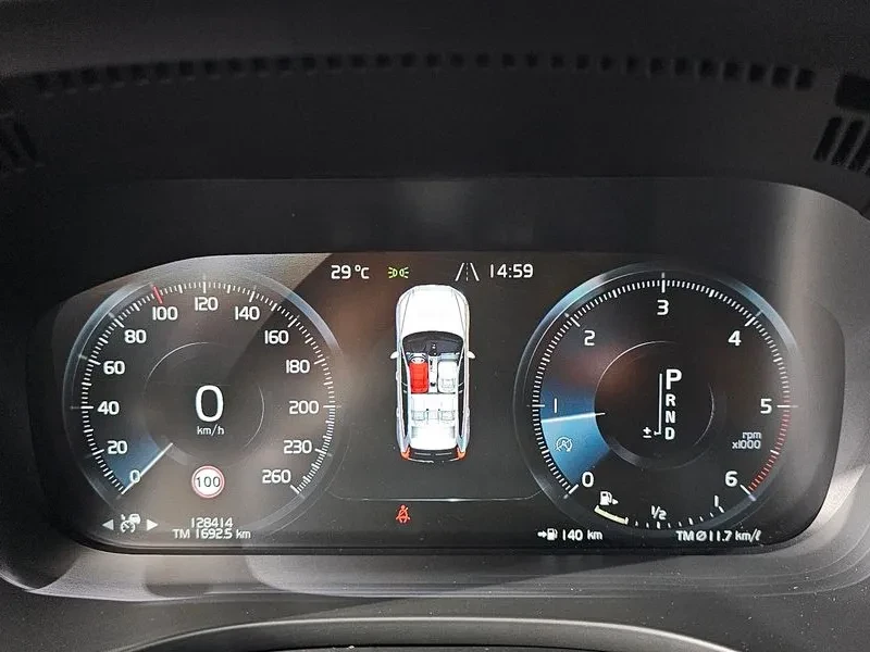 Volvo XC60 D4 - САМО 30% АВАНС, снимка 8 - Автомобили и джипове - 55927654
