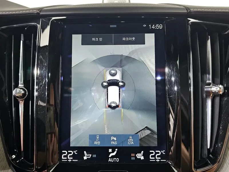Volvo XC60 D4 - САМО 30% АВАНС, снимка 12 - Автомобили и джипове - 55927654