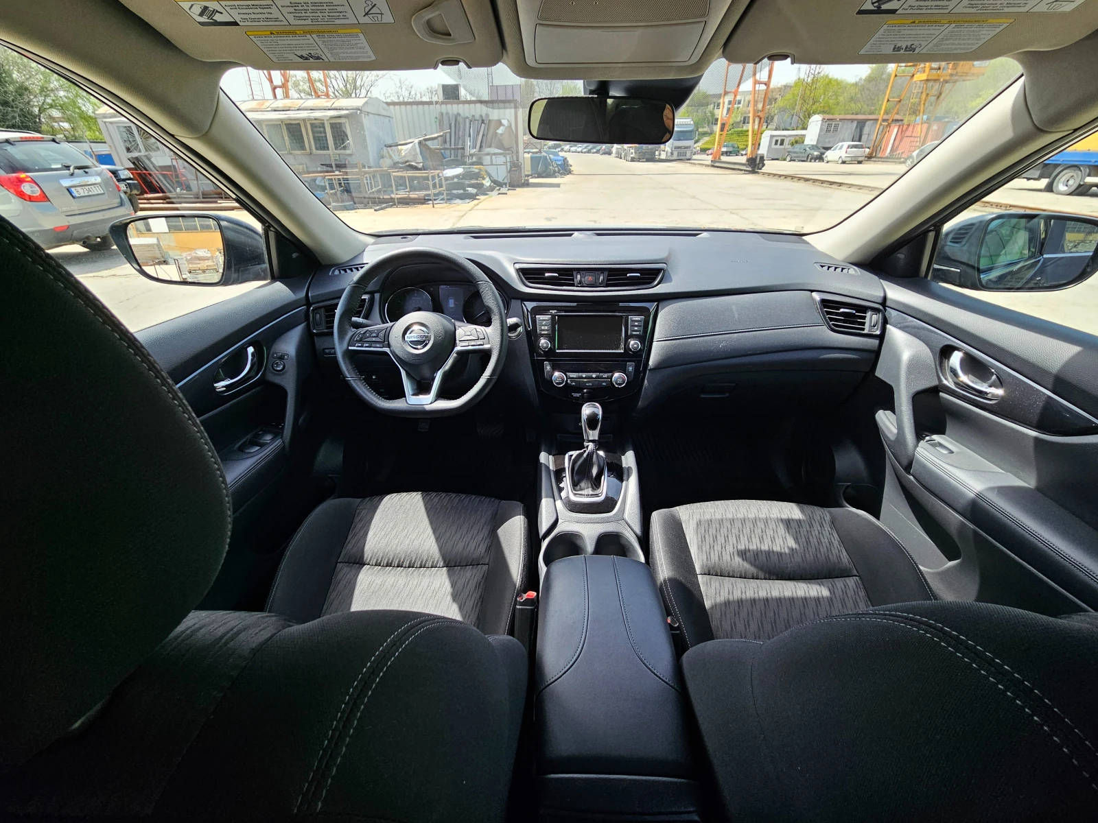 Nissan Rogue 2.5  4x4 - изображение 8