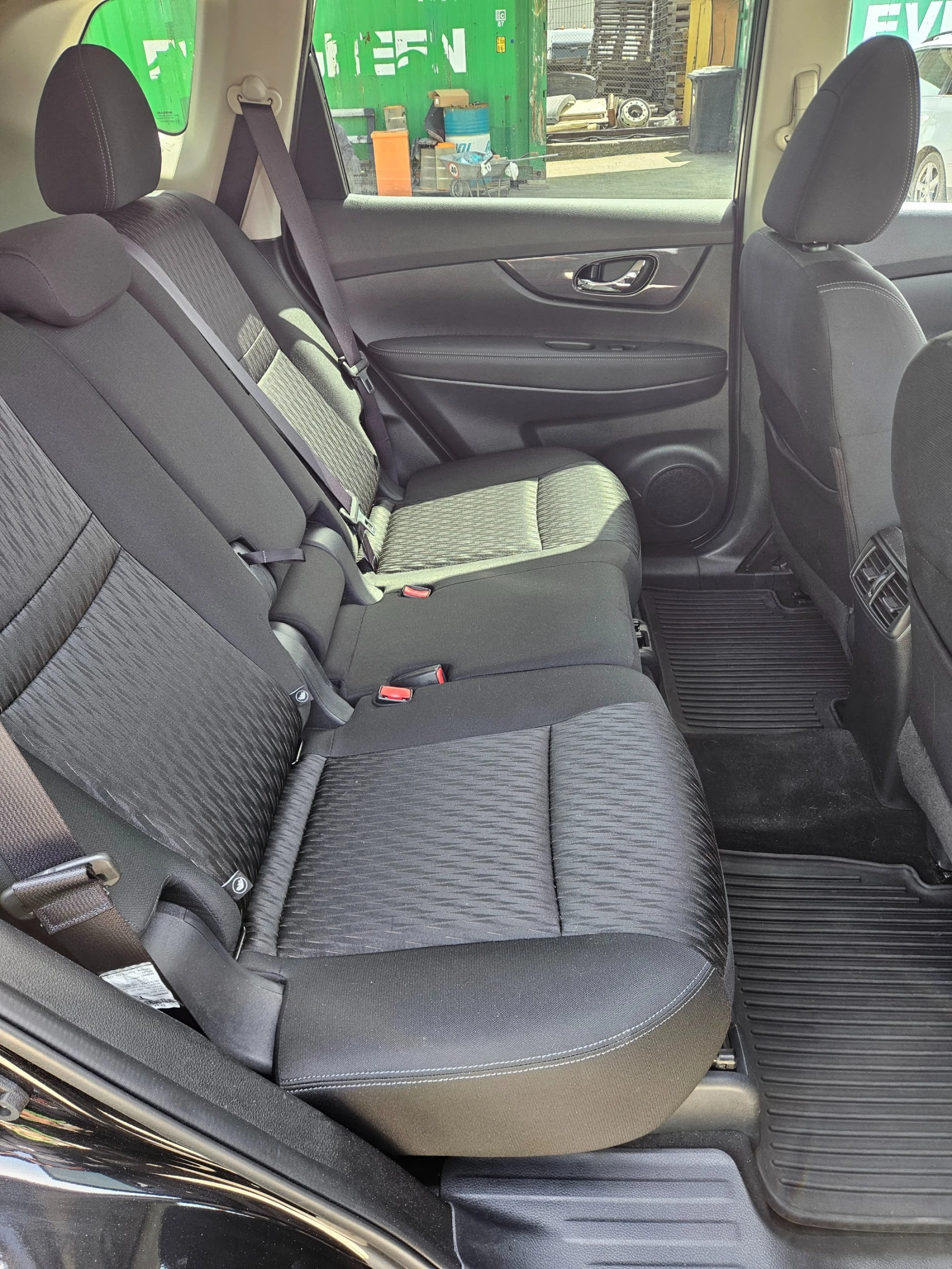 Nissan Rogue 2.5  4x4 - изображение 10