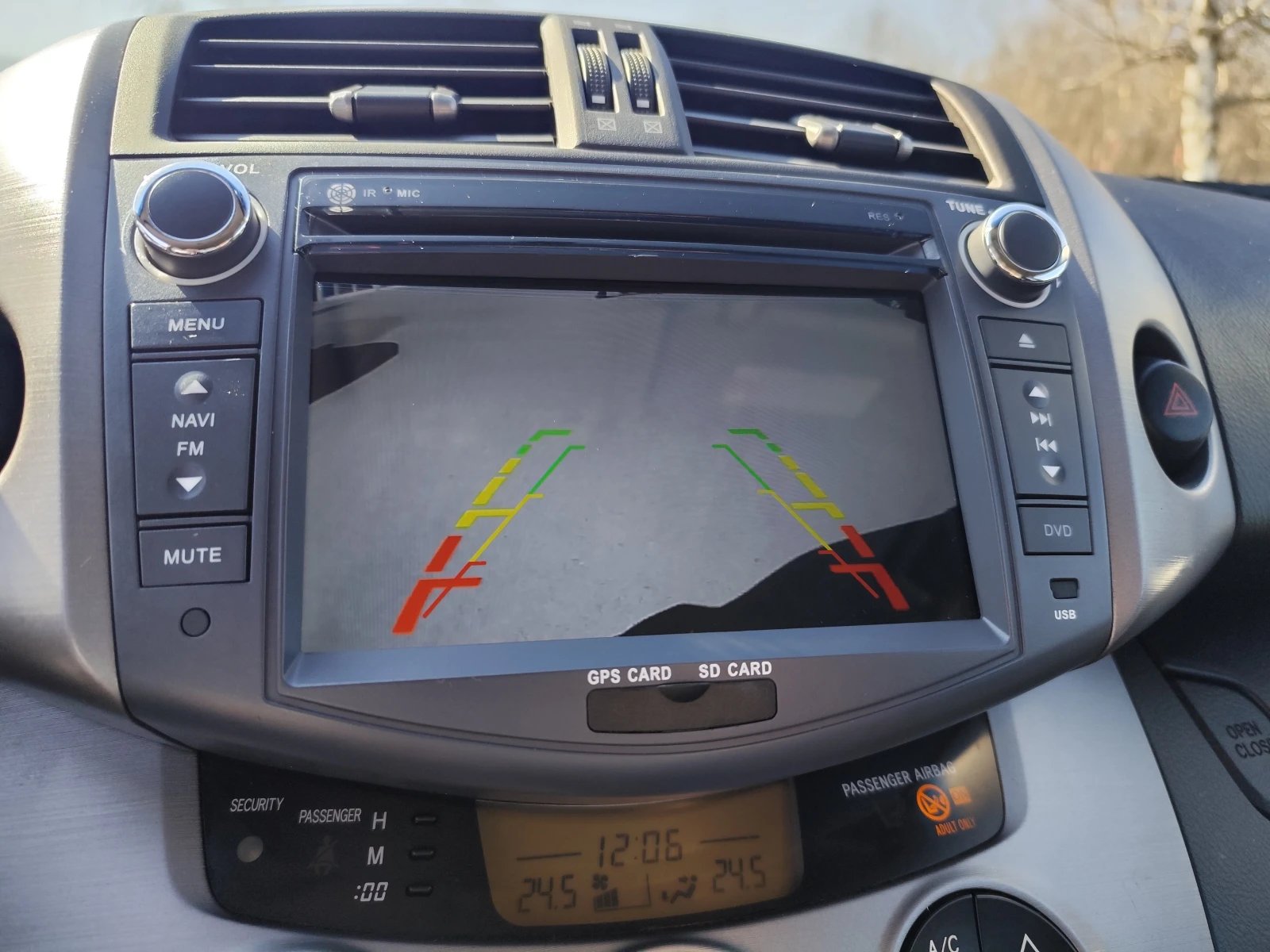 Toyota Rav4 2.2D-4D* 4X4* CROSSOVER* CAMERA* MMi*  - изображение 10