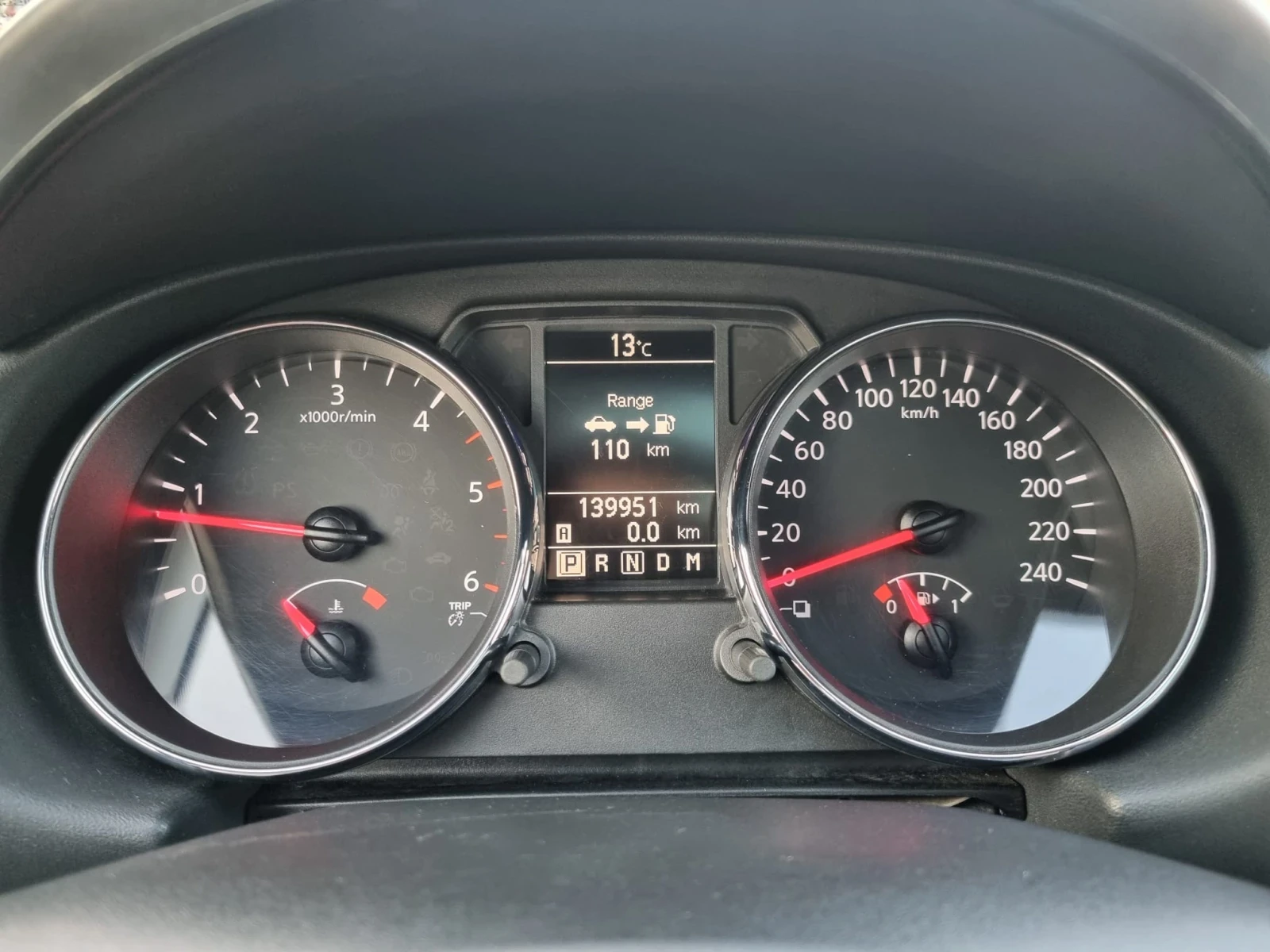 Nissan Qashqai 2.0DCi ШВЕЙЦАРИЯ, снимка 12 - Автомобили и джипове - 53740730