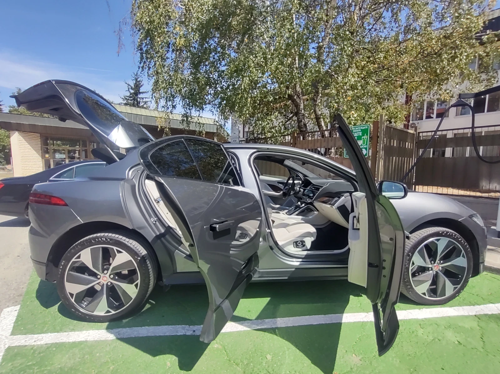 Jaguar I-Pace First edition + roof, снимка 2 - Автомобили и джипове - 54138510