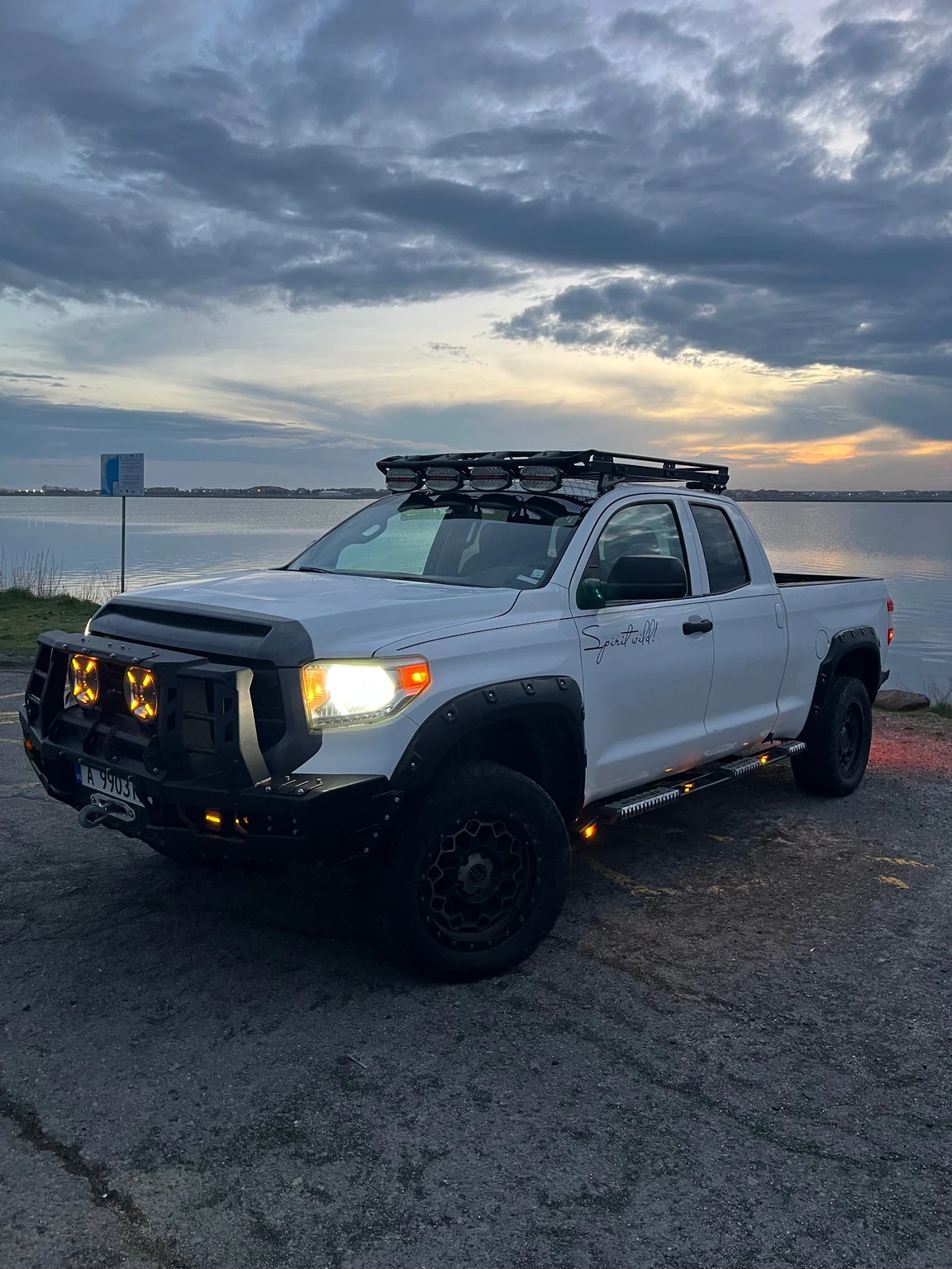 Toyota Tundra, снимка 6 - Автомобили и джипове - 54141010