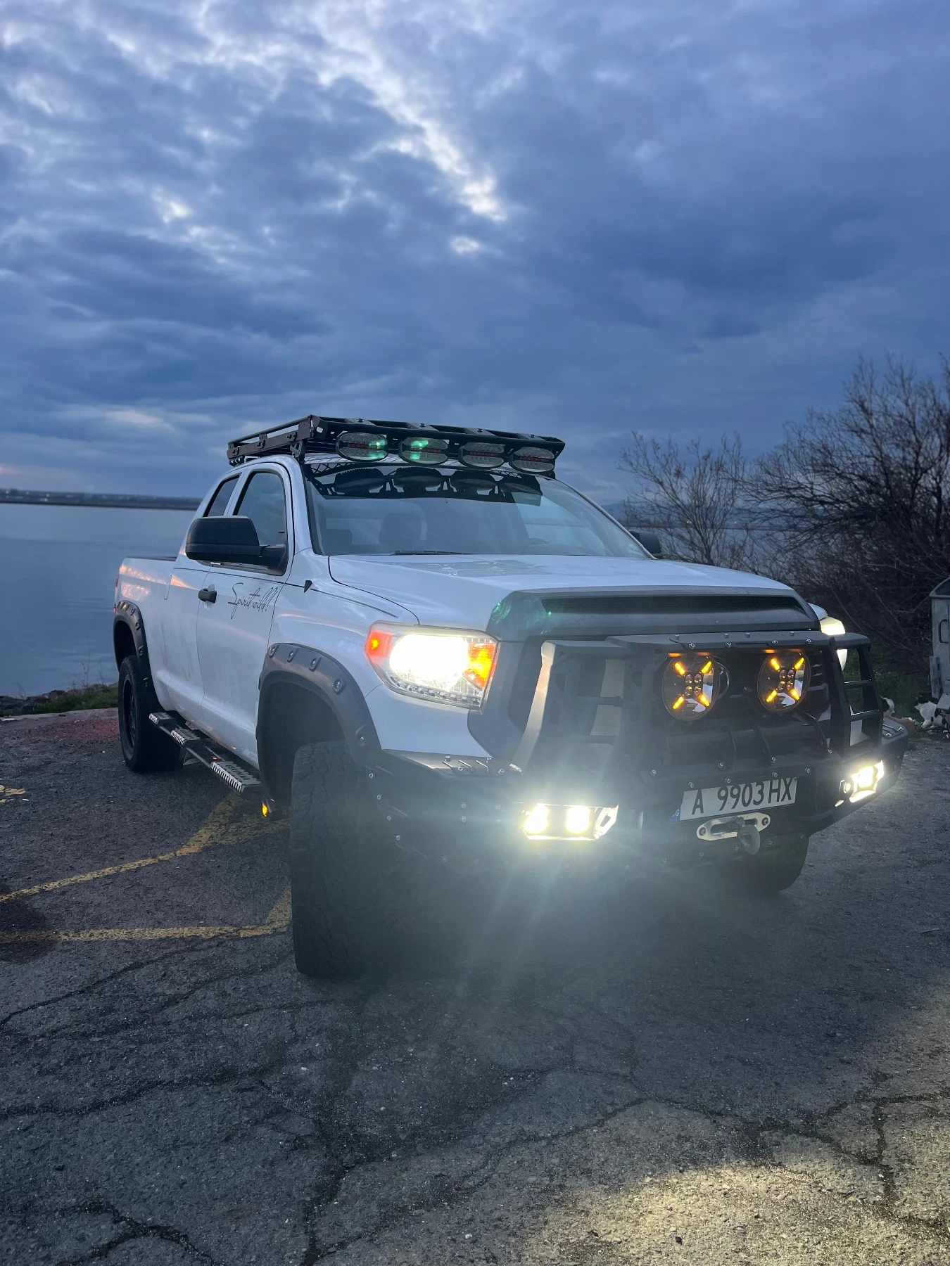 Toyota Tundra, снимка 2 - Автомобили и джипове - 54141010