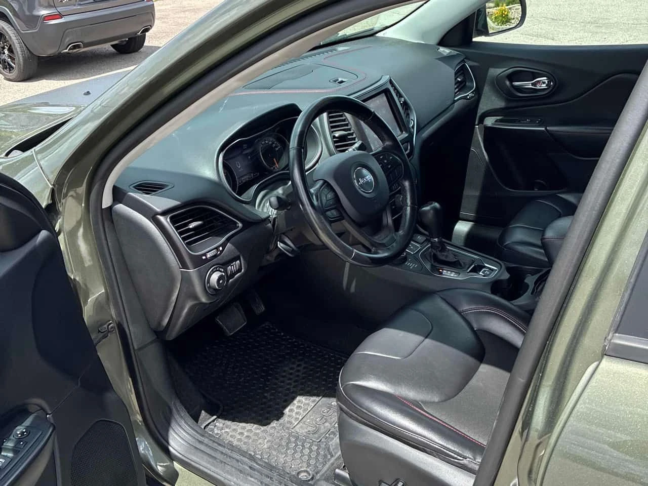 Jeep Cherokee * Trailhawk * CARFAX * ПОДГРЕВИ * ПАНО * KEYLESS, снимка 5 - Автомобили и джипове - 55049553