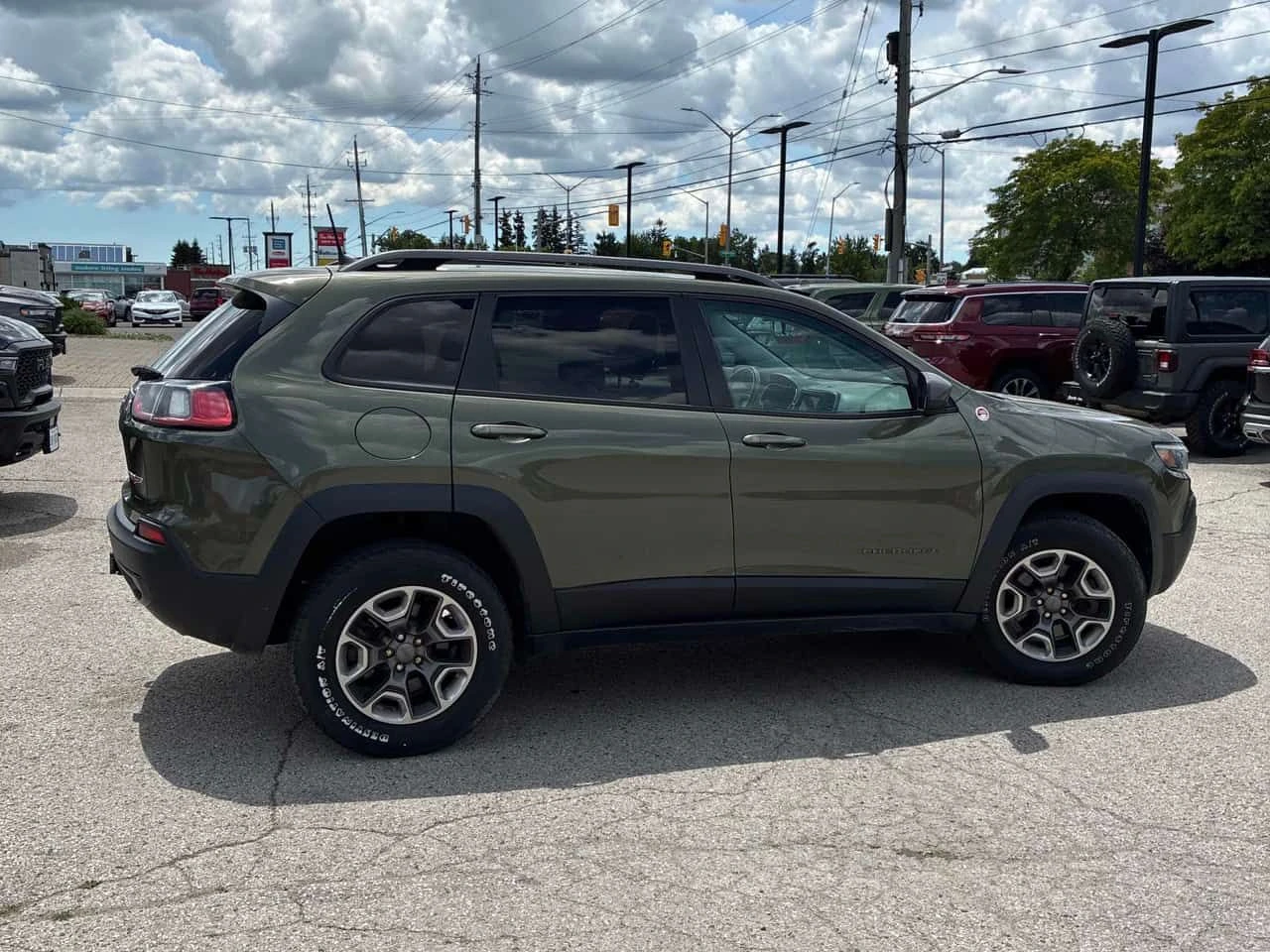 Jeep Cherokee * Trailhawk * CARFAX * ПОДГРЕВИ * ПАНО * KEYLESS, снимка 3 - Автомобили и джипове - 55049553